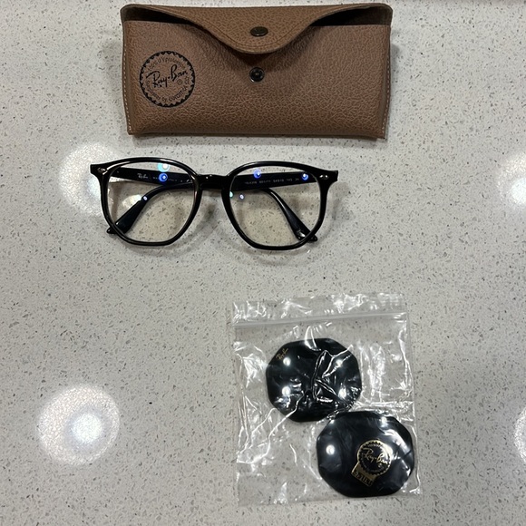 Authentic Used Ray Ban Glasses in excellent condition. - Picture 5 of 6